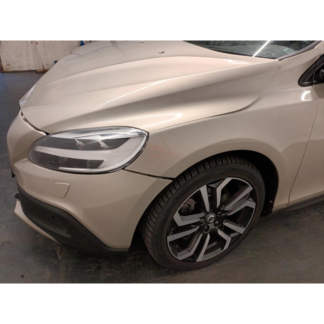 Volvo V40 Cross Country 1.5 T3 Nordic+ - Front Schade - Airbags Defect