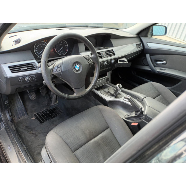 BMW 5-serie Touring 523i Business Line - Start Niet