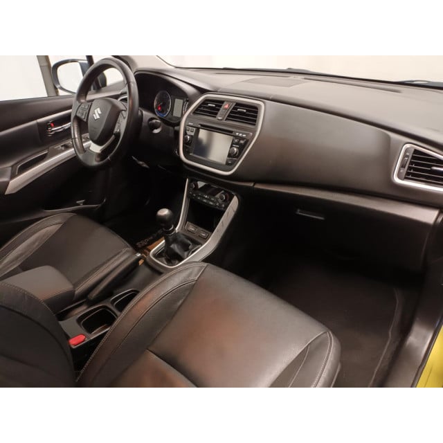 Suzuki SX4 S-Cross 1.6 High Executive - Leer - Parkeersensor - Stoelverwarming