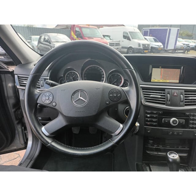 Mercedes-Benz E-klasse Estate 220 CDI Avantgarde - Airco - Navi - Export - Motor tikt