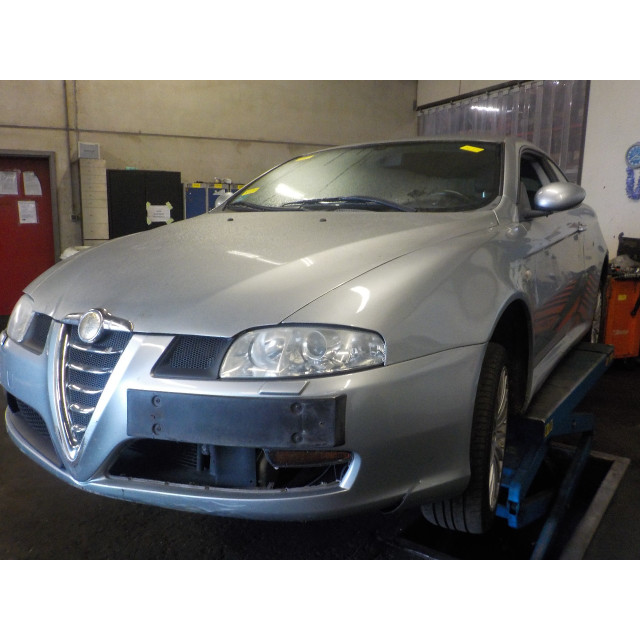 Gasklephuis Alfa Romeo GT (937) (2003 - 2010) Coupé 2.0 JTS 16V (937.A.1000)
