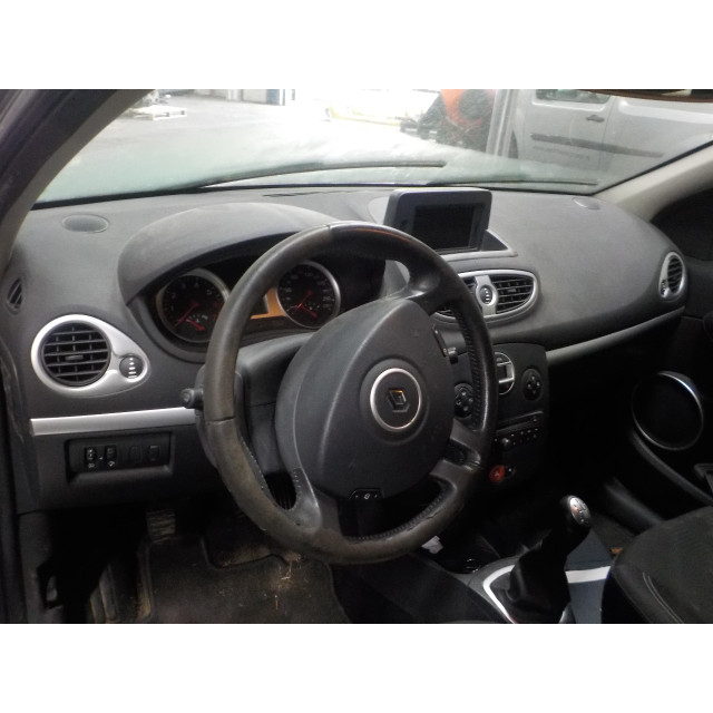 Schokbreker links achter Renault Clio III (BR/CR) (2005 - 2014) Hatchback 1.2 16V 75 (D4F-706)
