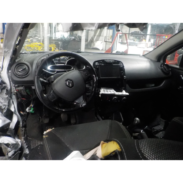 Verstuiver Renault Clio IV Estate/Grandtour (7R) (2012 - heden) Combi 5-drs 1.5 Energy dCi 90 FAP (K9K-608(K9K-B6))
