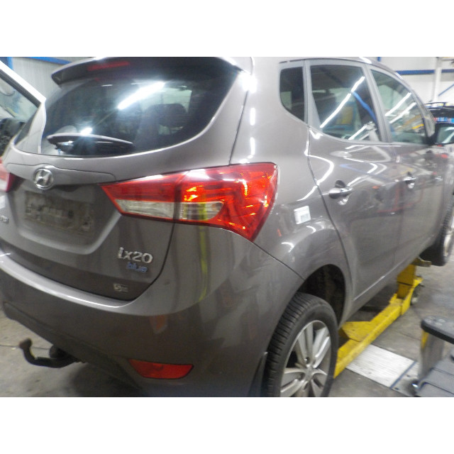 Veiligheidsgordel links achter Hyundai iX20 (JC) (2010 - 2019) SUV 1.4i 16V (G4FA)