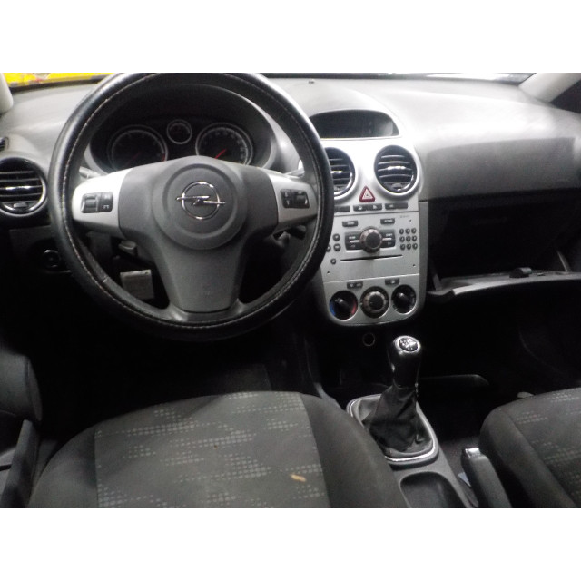 Portier links achter Opel Corsa D (2010 - 2014) Hatchback 1.3 CDTi 16V ecoFLEX (A13DTE(Euro 5))