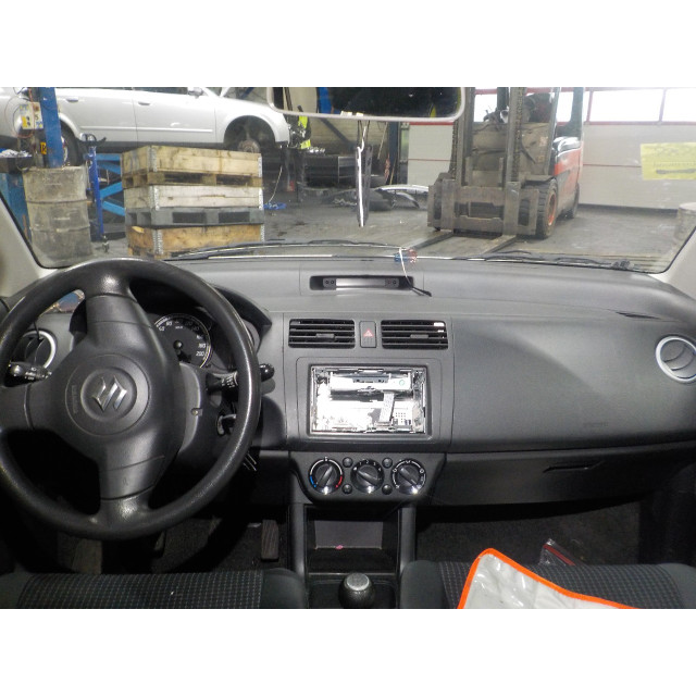 Spiegel buiten rechts elektrisch Suzuki Swift (ZA/ZC/ZD1/2/3/9) (2005 - 2010) Hatchback 1.5 VVT 16V (M15A(Euro 4))