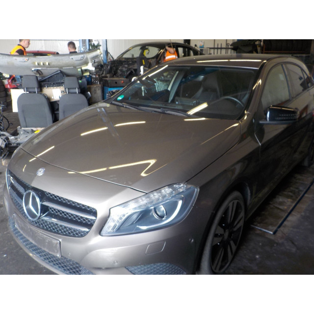Stuur Mercedes-Benz A (W176) (2012 - 2014) Hatchback 1.8 A-180 CDI 16V (OM651.901(Euro 5))