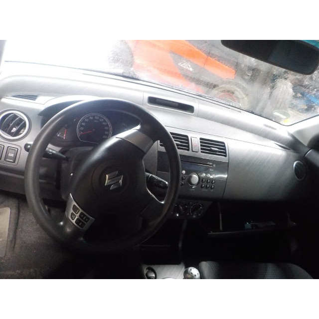 Veiligheidsgordel rechts voor Suzuki Swift (ZA/ZC/ZD1/2/3/9) (2005 - 2010) Hatchback 1.3 VVT 16V (M13A VVT)