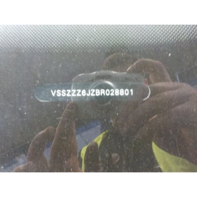 Radio bediening Seat Ibiza IV SC (6J1) (2008 - 2015) Hatchback 3-drs 1.2 12V (CGPA)