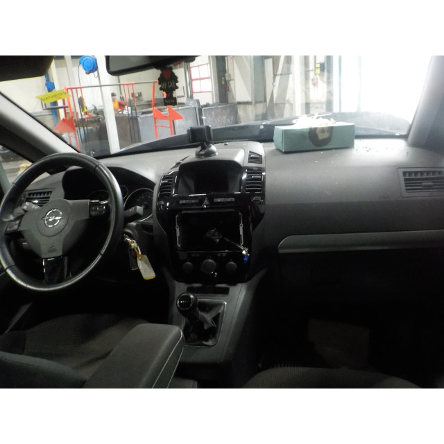 Airbag stuur Opel Zafira (M75) (2008 - 2015) MPV 1.6 16V (A16XER(Euro 5))