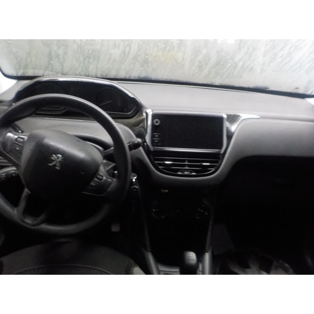 Veiligheidsgordel links achter Peugeot 208 I (CA/CC/CK/CL) (2012 - 2019) Hatchback 1.2 Vti 12V PureTech 82 (EB2F(HMZ))