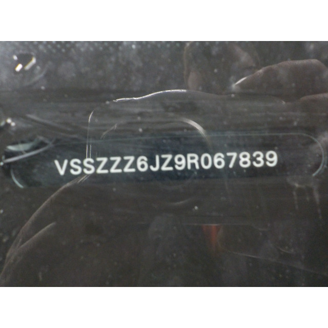 Remklauw links achter Seat Ibiza IV SC (6J1) (2008 - 2015) Hatchback 3-drs 1.4 16V (BXW)