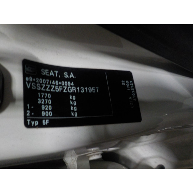 Ruitenwissermotor achter Seat Leon (5FB) (2014 - heden) Hatchback 5-drs 1.4 TSI ACT 16V (CZEA)