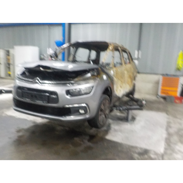 Wielnaaf links voor Citroën C4 Grand Picasso (3A) (2014 - 2018) MPV 1.2 12V PureTech 130 (EB2DTS(HNY))