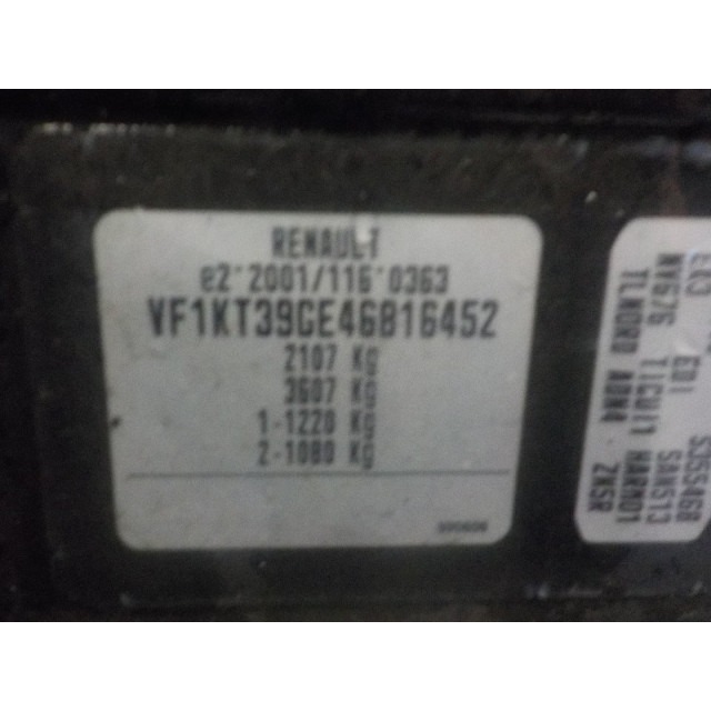 Remklauw links achter Renault Laguna III Estate (KT) (2008 - 2015) Combi 5-drs 2.0 dCi 16V 175 FAP (M9R-800)
