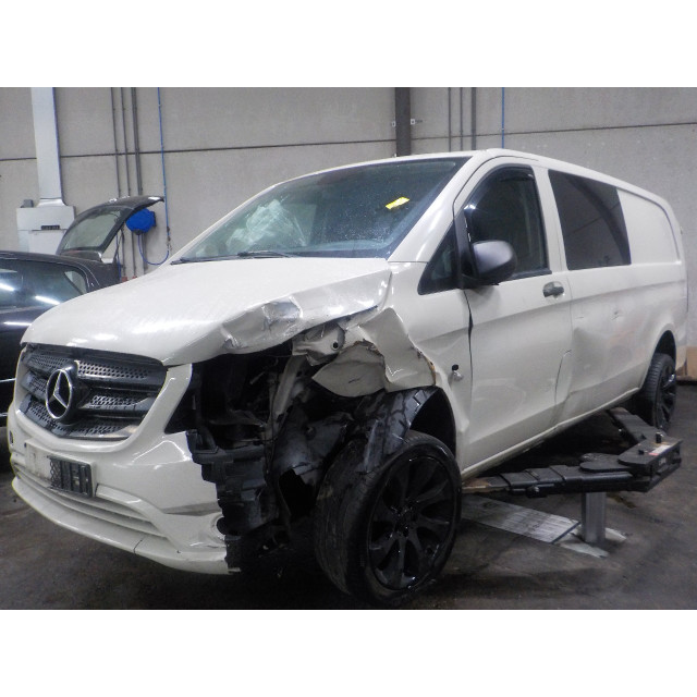 Portier rechts voor Mercedes-Benz Vito (447.6) (2014 - heden) Van 1.6 111 CDI 16V (OM622.951(R9M-503))