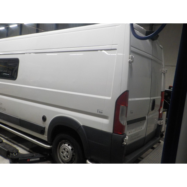 Remklauw links voor Fiat Ducato (250) (2006 - 2010) Ch.Cab/Pick-up 2.3 D 120 Multijet (F1AE0481D)