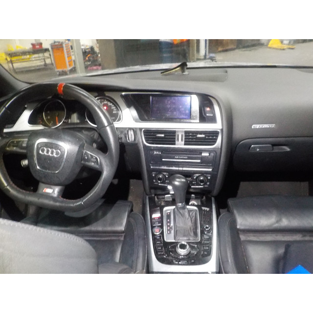 Cockpit Audi A5 Cabrio (8F7) (2009 - 2013) Cabrio 2.0 TFSI 16V Quattro (CDNC(Euro 5))