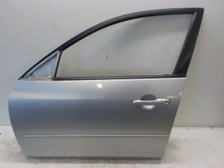 Portier links voor Mazda 3 Sport (BK14) (2003 - 2009) Hatchback 1.6i 16V (Z601)