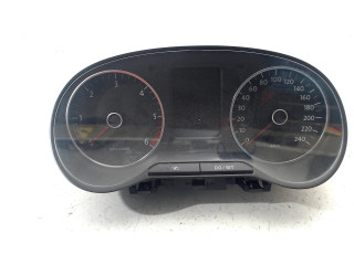 Cockpit Volkswagen Polo V (6R) (2009 - 2014) Hatchback 1.2 TDI 12V BlueMotion (CFWA(Euro 5))