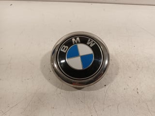 Embleem BMW 1 serie (F20) (2011 - 2015) Hatchback 5-drs 116i 1.6 16V (N13-B16A)