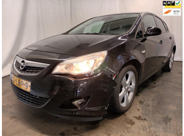 Opel Astra 1.6 Edition - Frontschade